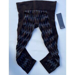 Roxy Women’s Stunner Seamless Capri Leggings ARJNP03064 –Moisture Wicking Yoga M